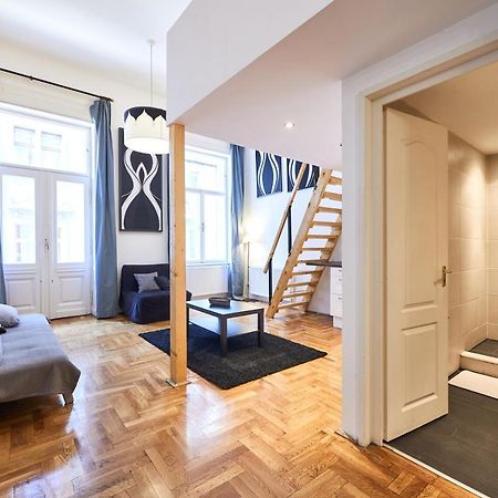 Large Apartment For Groups City Center Dist. VII Βουδαπέστη Εξωτερικό φωτογραφία