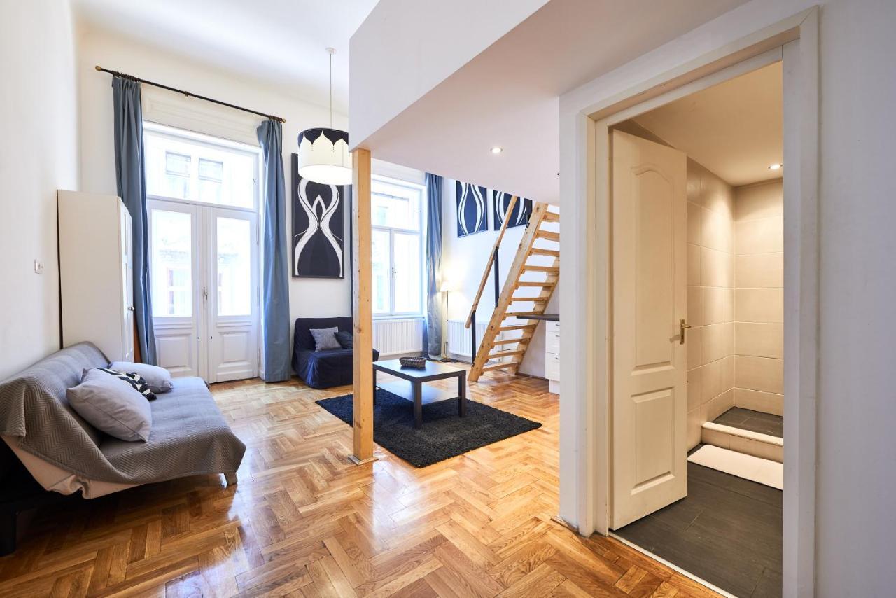 Large Apartment For Groups City Center Dist. VII Βουδαπέστη Εξωτερικό φωτογραφία