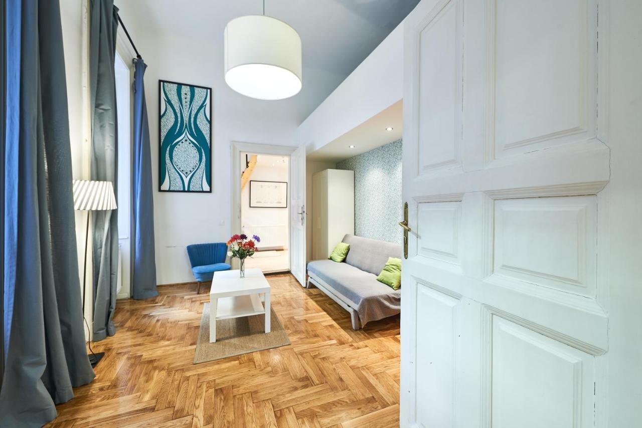 Large Apartment For Groups City Center Dist. VII Βουδαπέστη Εξωτερικό φωτογραφία