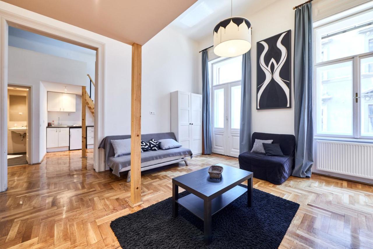 Large Apartment For Groups City Center Dist. VII Βουδαπέστη Εξωτερικό φωτογραφία