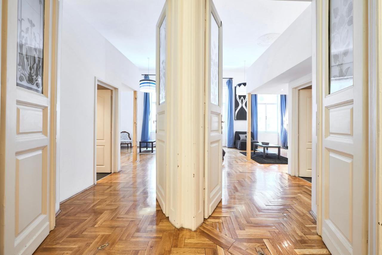 Large Apartment For Groups City Center Dist. VII Βουδαπέστη Εξωτερικό φωτογραφία