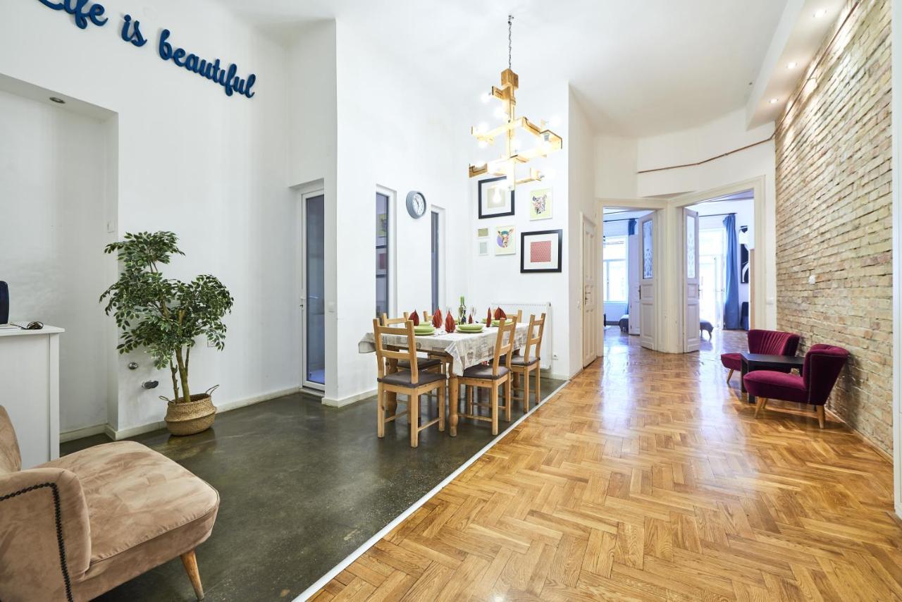 Large Apartment For Groups City Center Dist. VII Βουδαπέστη Εξωτερικό φωτογραφία